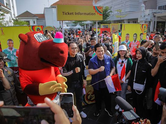 Erick saat menyambangi Surabaya dalam acara Trophy Experience PD U-17 pada Minggu (29/10/2023). Foto/IST