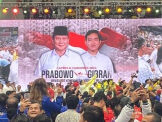 Pasangan capres Prabowo-Gibran di Senayan baru-baru ini. (Foto Sofian/ipol.id)