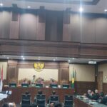 Sidang pembacaan tuntutan tiga terdakwa kasus dugaan korupsi penyediaan infrastruktur BTS 4G pada BAKTI Kominfo di Pengadilan Tipikor Jakarta, Senin (30/10). Foto: Yudha Krastawan/ipol.id