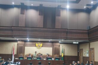 Sidang pembacaan tuntutan tiga terdakwa kasus dugaan korupsi penyediaan infrastruktur BTS 4G pada BAKTI Kominfo di Pengadilan Tipikor Jakarta, Senin (30/10). Foto: Yudha Krastawan/ipol.id