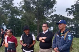 Asisten Deputi Bidang Kepeloporan Pemuda, Drs. Tb. Zainal Aminin MPd.M.Si saat sambutan pembukaan Collabs Rangers di Curug Seribu Bogor. Foto/ipol