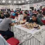 Para Pecatur tengah bertanding di Turnamen Catur Japfa Chess Festival 2023 berlangsung sengit di Wisma Serga Guna Senayan Jakarta. Foto/ipol