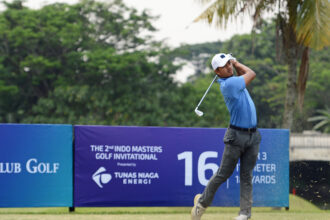 Tiga pegolf tuan rumah bahkan bertengger di posisi lima besar leaderboard hari ini. Satu di antaranya, Kevin C. Akbar, mampu memimpin putaran pertama turnamen ADT berhadiah US$75 ribu ini, bersama dengan Andrea Saracino (ITA). Foto/ob golf