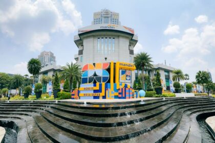 Bank Mandiri mengambil tema “Menuju Masa Depan” sebagai intisari strategi perusahaan yang terus relevan dan berkontribusi untuk masa mendantang. Foto: Bank Mandiri