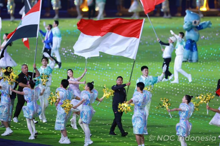Tim Indonesia menutup Asian Games Hangzhou dengan raihan 7 emas,11 perak, 18 perunggu. Dengan hasil tersebut, Merah Putih menduduki ranking 13 klasemen akhir.