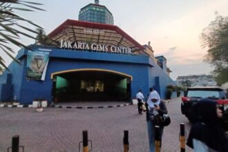 Suasana Jakarta Gems Centre atau Pasar Rawa Bening, Kecamatan Jatinegara, Jakarta Timur, Senin (16/10) sore. Foto: Joesvicar Iqbal/ipol.id