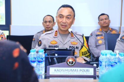 Kadiv Humas Polri, Irjen Pol Shandi Nugroho menerima audiensi Serikat Media Siber Indonesia (SMSI), Rabu (25/10). Foto: Divhumas Polri