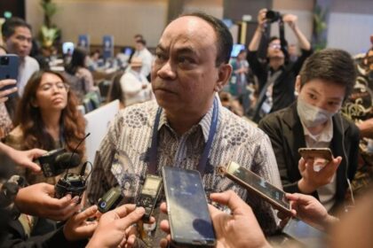 kominfo menteri budi arie