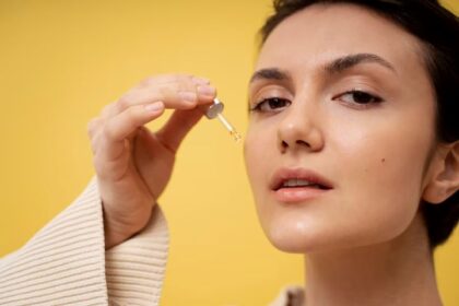 SOMETHINC terus berkomitmen menghadirkan berbagai produk mulai dari serum untuk kulit kering hingga produk untuk mengatasi kulit kusam & jerawat.