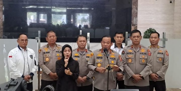 Kepala Operasi Nusantara Cooling System (Kaops NCS), Irjen Pol Asep Edi Suheri yang juga menjabat Wakabareskrim saat konferensi pers di Bareskrim Polri, Senin (2/10). Foto: Divhumas Polri