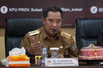 Pj Gubernur Bahtiar Baharuddin, menginstruksikan agar Kepala Dinas Kelautan dan Perikanan (DKP) Sulsel, Muh Ilyas, segera menyiapkan perencanaan pembangunan rumpon, yang ditujukan ke pemerintah pusat. Foto: Ist