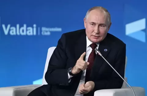 Presiden Rusia Vladimir Putin menghadiri Pertemuan Tahunan ke-20 Klub Diskusi Valdai di Sochi, Rusia, 5 Oktober 2023. Foto/Sputnik/Grigory Sysoyev/REUTERS