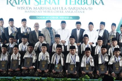 Menag Yaqut Cholil Qoumas dalam Wisuda Ma’had Aly Nurul Cholil, Bangkalan, Madura, Jawa Timur, Minggu (15/10). Foto: Kemenag