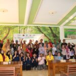 UKI dan Universitas Kadiri selenggarakan pendidikan politik bagi pemilih pemula dan pemetaan potensi desa di Desa Balong Jeruk Kabupaten Kediri. Foto: UKI
