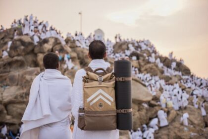 Ilustrasi umrah backpacker. Foto: fejgear