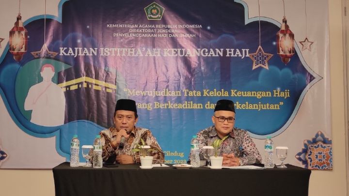 Direktur Bina Haji Arsad Hidayat membuka Diskusi Kajian Istithaah Keuangan Haji di Tangerang, Banten. Foto: Kemenag