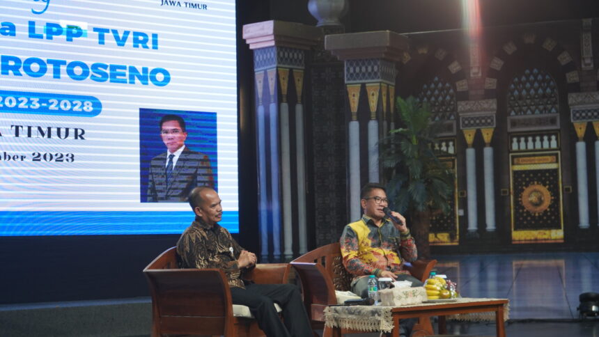 Direktur Utama LPP TVRI, Iman Brotoseno, melakukan kunjungan ke TVRI Stasiun Jawa Timur. Foto/istimewa