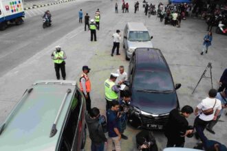 Tilang uji emisi yang dilakukan di Jakarta.(foto dok pemprov)