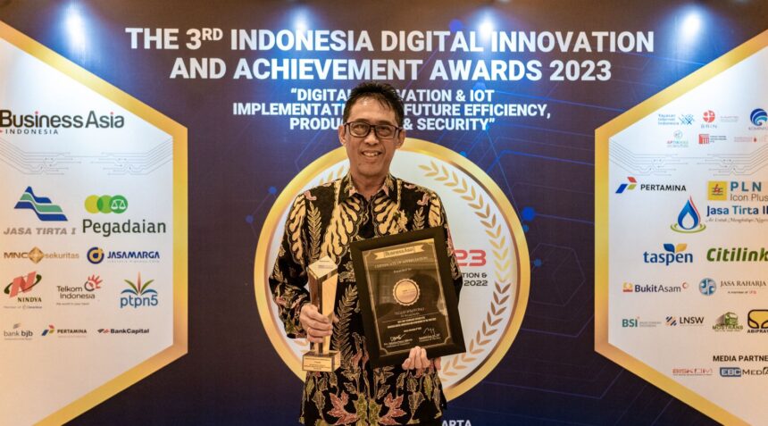 Berhasil melakukan inovasi digital pada bisnis dan operasional perusahaan, PT Pegadaian borong 3 penghargaan di ajang Indonesia Digital Innovation and Achievement Awards (IDIA) 2023 yang digelar di Jakarta, Rabu (08/11). Foto/pegadaian