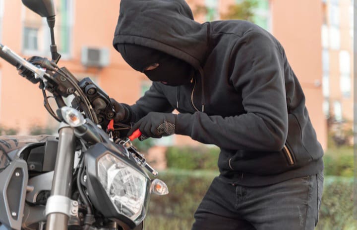 Ilustrasi - Waspadai aksi pencurian sepeda motor, ketika ada kesempatan komplotan pelaku bergerak cepat merusak kunci gembok.