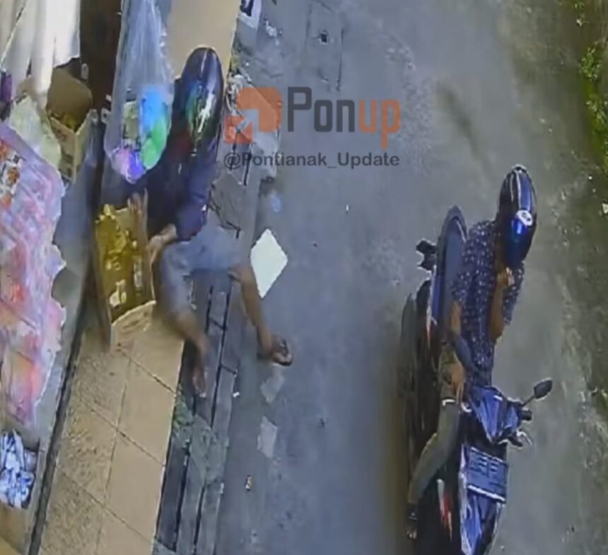 Pelaku warung di Pontianak terekam CCTV. Foto: IG, @pontianak_update (tangkap layar)