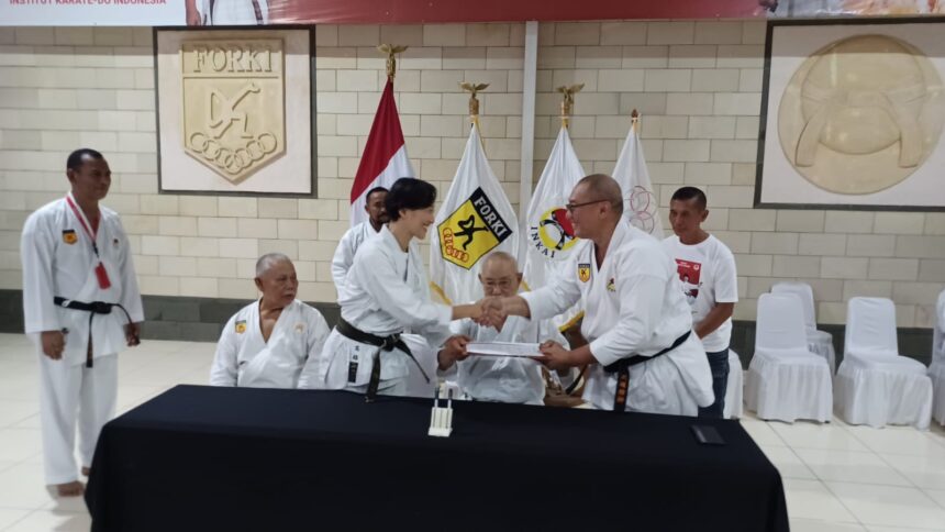 Kerja sama penandatanganan nota kesepakatan dilakukan oleh President Japan Tradisional Karate (JTK) Association, Yuko Takahashi dan Ketua Umum Institut Karate-Do Indonesia (INKAI), Laksamana Muda TNI, Ivan Yulivan di kantor PP INKAI, Honbu Dojo di Jl. Jenderal Urip Sumoharjo, Jatinegara, Jakarta Timur, Jumat (24/11).