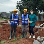Rumah Rapi Indonesia Mengajak Konsumen Pertamanya Untuk Meletakkan Batu Pertama Pondasi Rumah Blok A5. Foto/IST