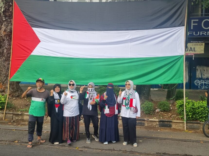 Aksi bela Palestina yang dilakukan oleh Dewan Syariah Kota Surakarta (DSKS) Jawa Tengah berlangsung dengan tertib, aman dan damai. Foto/ist