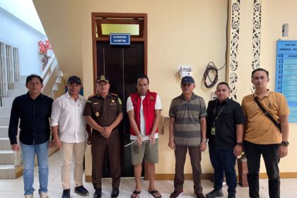 Tim Biro Hukum dan Hubungan Luar Negeri Kejaksaan Agung saat menjemput buronan terpidana kasus narkotika, Johansyah bin Darwin alias Bagong.