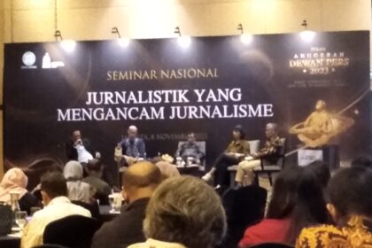 Dewan Pers bersama media massa dan beberapa pemangku kepentingan, saat menggelar seminar terkait tantangan media massa saat ini.