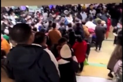 Kepadatan Rumah Sakit Anak di Beijing Saat Merebaknya Pneumonia Misterius