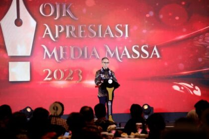 Ketua Dewan Komisioner OJK Mahendra Siregar saat memberikan kata sambutan mengapresiasi media massa. Foto: OJK