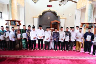 Menteri ATR/BPN saat melakukam kunjungan ke Malang Jawa Timur dan bertemu dengan pemuka agama.
