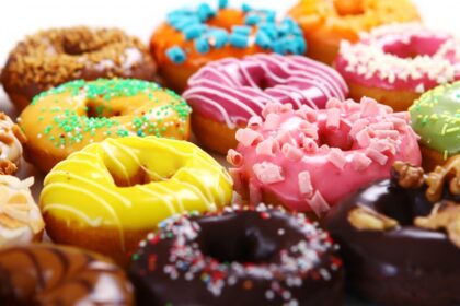 Ilustrasi, Donat kentang warna warni.