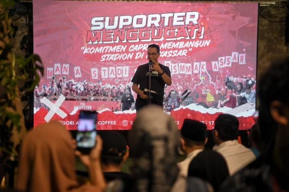 Anies Baswedan saat bertemu dengan perwakilan dari berbagai kelompok supporter PSM Makassar, Sabtu (18/11). Foto: dok pribadi