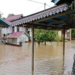 Kondisi rumah yang terendam banjir di Kabupaten Kapuas Hulu (9/11). Foto: BPBD Kabupaten Kapuas Hulu