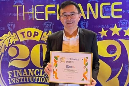 PT Asuransi BRI Life menyabet dua penghargaan pada ajang Top 20 Financial Award 2023. Foto: Ist