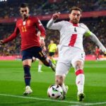 Duel antarpemain di laga Spanyol vs Georgia, Kualifikasi Euro 2024 (c) AP Photo/Manu Fernandez