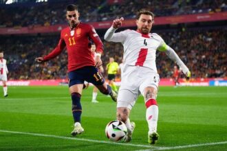 Duel antarpemain di laga Spanyol vs Georgia, Kualifikasi Euro 2024 (c) AP Photo/Manu Fernandez