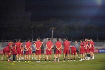 Timnas Indonesia melakukan latihan jelang bentrok dengan Filipina besok. Foto: PSII