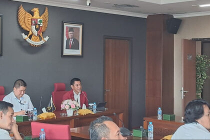 Tampak kegiatan diskusi Kemenag dan Bareskrim Polri terkait penegakkan hukum dalam pengelolaan dana zakat. Foto: kemenag