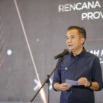 Penjabat Gubernur Jawa Barat Bey Machmudin telah menandatangani keputusan penetapan upah minimum kabupaten dan kota (UMK) tahun 2024. foto/pemprov jabar