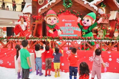 Karakter Joly dan Polly di perayaan Natal Mal Ciputra Jakarta. (Ist./dok. Mal Ciputra Jakarta)