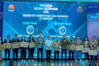 Kepala Staf Kepresidenan Moeldoko menyampaikan apresiasi kepada Huawei yang terus memegang teguh komitmennya dalam mendukung keseriusan pemerintah dalam mengatasi isu kesenjangan SDM digital di Indonesia.