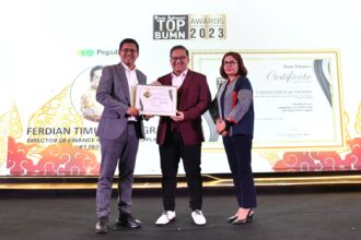 PT Pegadaian kembali mencetak prestasi dengan meraih dua penghargaan sekaligus di ajang Bisnis Indonesia TOP BUMN Awards 2023 yang berlangsung di Jakarta pada Kamis, (30/11). Foto/PT Pegadaian