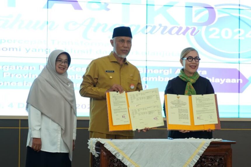 Lembaga Pembiayaan Ekspor Indonesia (LPEI) / Indonesia Eximbank dan Pemerintah Provinsi Sumatera Barat melakukan nota kesepahaman (Memorandum of Understanding). Foto: Dok LPEI