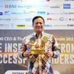 Direktur Utama Permodalan Nasional Madani (PNM) Arief Mulyadi menyabet penghargaan Top 100 CEO 2023 dari Infobank Media Group di Four Seasons Hotel Jakarta, Selasa, (5/11/20230). Foto/PNM for Ipol