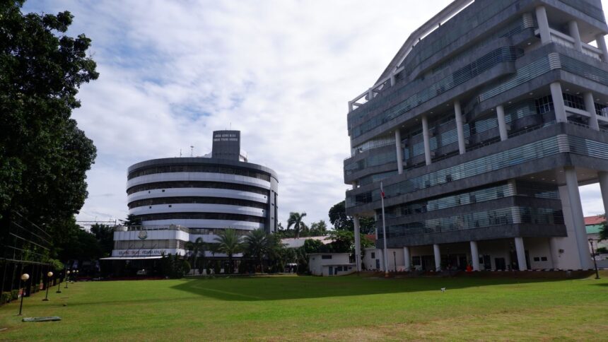 Gedung Jaksa Agung Muda Pidana Khusus atau Gedung Bundar Kejaksaan Agung dan Menara Kartika Adhyaksa Kejaksaan RI yang berlokasi di Kebayoran Baru, Jakarta Selatan. Foto: Yudha Krastawan/ipol.id