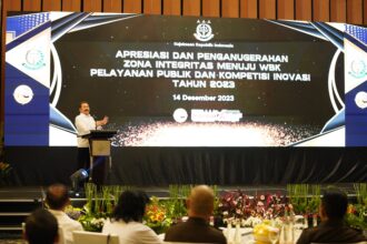 Jaksa Agung ST Burhanuddin pada acara Apresiasi & Penganugerahan Zona Integritas Menuju WBK/WBBM Pelayanan Publik dan Kompetisi Inovasi Tahun 2023 di Lingkungan Kejaksaan RI yang digelar di Kebayoran Baru, Jakarta Selatan, Kamis (14/12).
