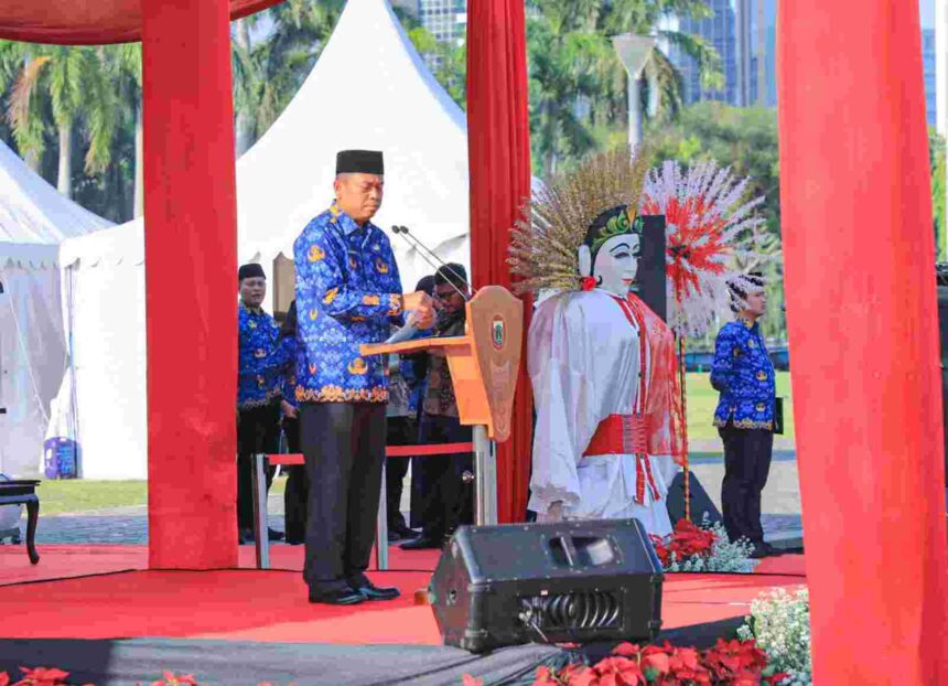 Sekda Provinsi DKI Jakarta, Joko Agus Setyono saat upacara hari bela negara ke-75 di Lapangan Monas, Jakarta Pusat.(foto dok pemprov)